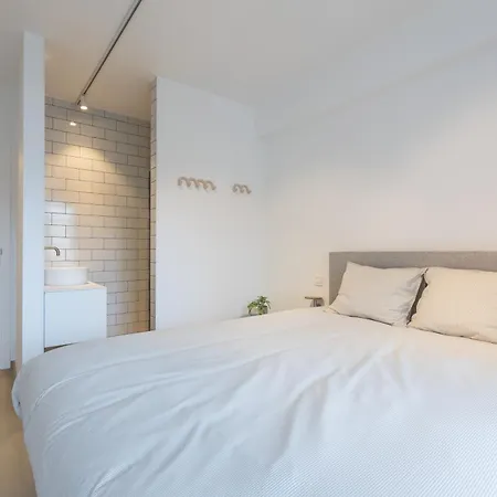Maison Rachelle - Royal 3-bedroom - 3 Bathrooms - Private Parking Apartment