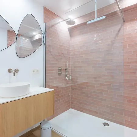 Apartment Maison Rachelle - Royal 3-bedroom - 3 Bathrooms - Private Parking